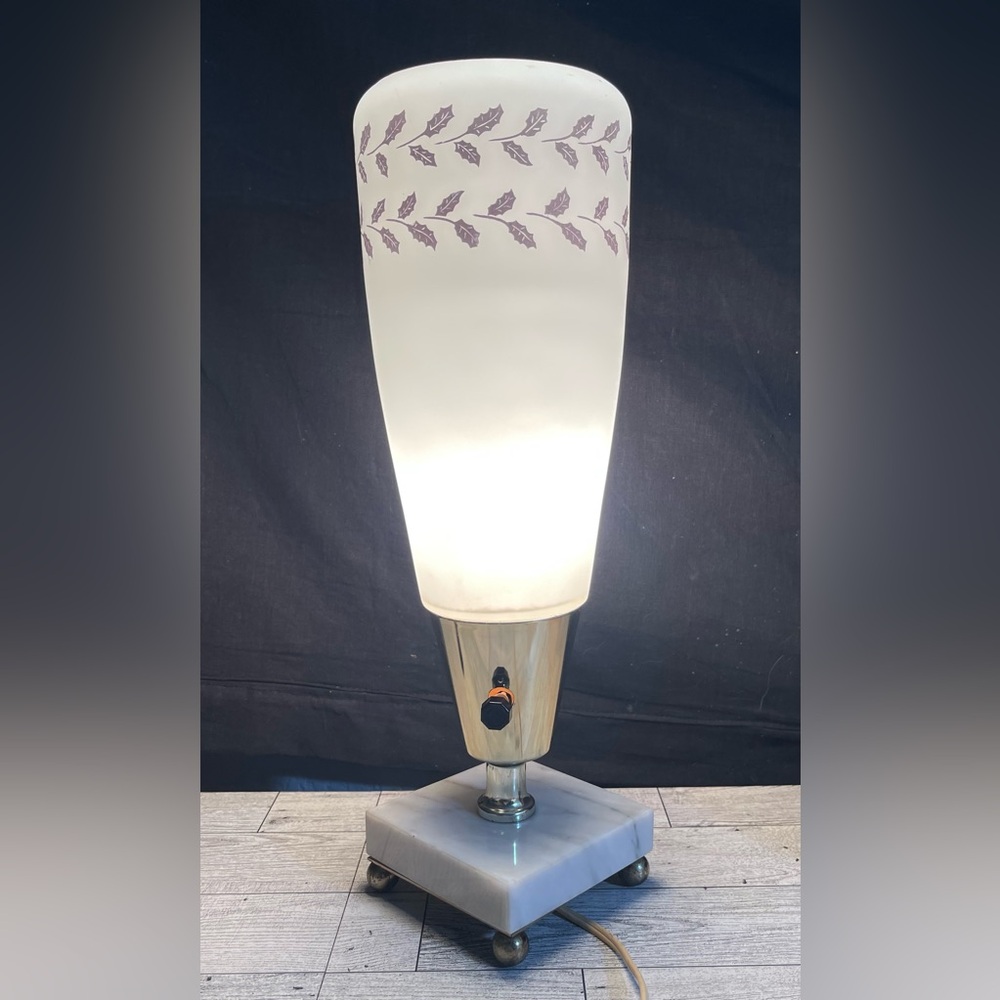 Vintage Mid-Century Table Lamp.  Frosted White Glass Shade w/gold leaves